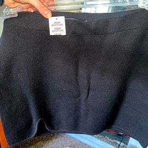 New with tags. Skirt with slit from urban outfitters. Size small. Never worn!